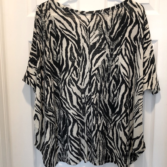 Very loose fitting H&M black and white print top - Picture 5 of 7
